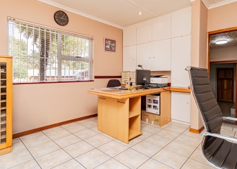 Selwyn Crescent, Randhart, Gauteng, 4 Bedrooms Bedrooms, 0 ,2 BathroomsBathrooms,House,For Sale,Selwyn Crescent,0,1662