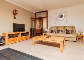 Selwyn Crescent, Randhart, Gauteng, 4 Bedrooms Bedrooms, 0 ,2 BathroomsBathrooms,House,For Sale,Selwyn Crescent,0,1662