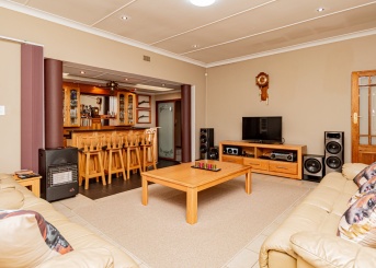 Selwyn Crescent, Randhart, Gauteng, 4 Bedrooms Bedrooms, 0 ,2 BathroomsBathrooms,House,For Sale,Selwyn Crescent,0,1662