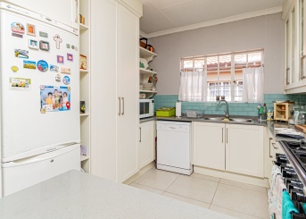 42 Trewawny Road, New Re, Gauteng, 2 Bedrooms Bedrooms, 0 ,1 BathroomBathrooms,Cluster,For Sale,42 Trewawny Road ,0,1663