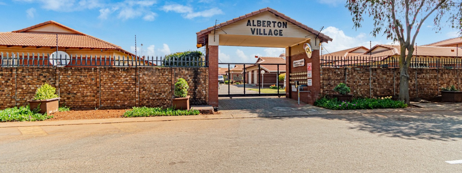 42 Trewawny Road, New Re, Gauteng, 2 Bedrooms Bedrooms, 0 ,1 BathroomBathrooms,Cluster,For Sale,42 Trewawny Road ,0,1663