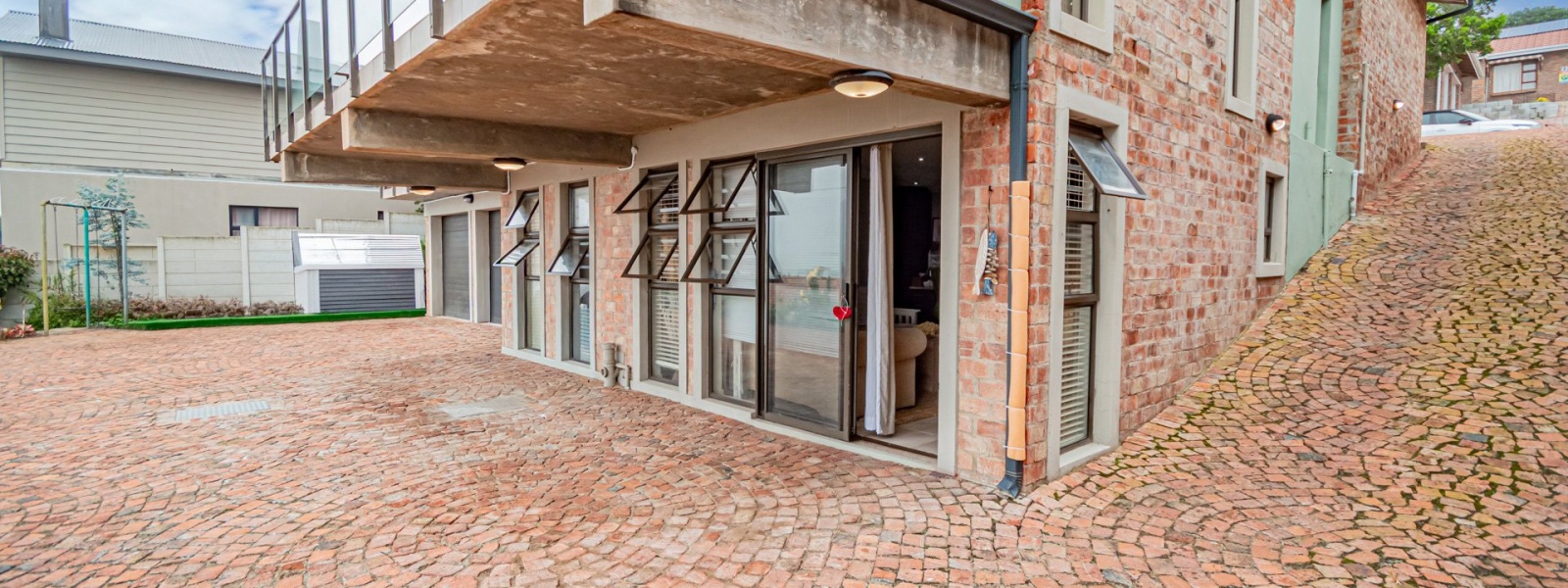 Mossel Bay, Western Cape, 3 Bedrooms Bedrooms, 0 ,3.5 BathroomsBathrooms,House,For Sale,0,1668