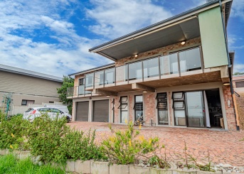 Mossel Bay, Western Cape, 3 Bedrooms Bedrooms, 0 ,3.5 BathroomsBathrooms,House,For Sale,0,1668