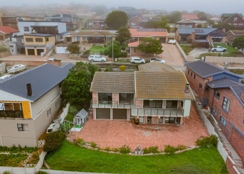 Mossel Bay, Western Cape, 3 Bedrooms Bedrooms, 0 ,3.5 BathroomsBathrooms,House,For Sale,0,1668
