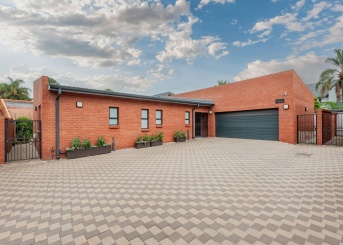 24B Chapman Road, Klippoortjie, Gauteng, 4 Bedrooms Bedrooms, 0 ,2.5 BathroomsBathrooms,House,For Sale,24B Chapman Road,0,1669