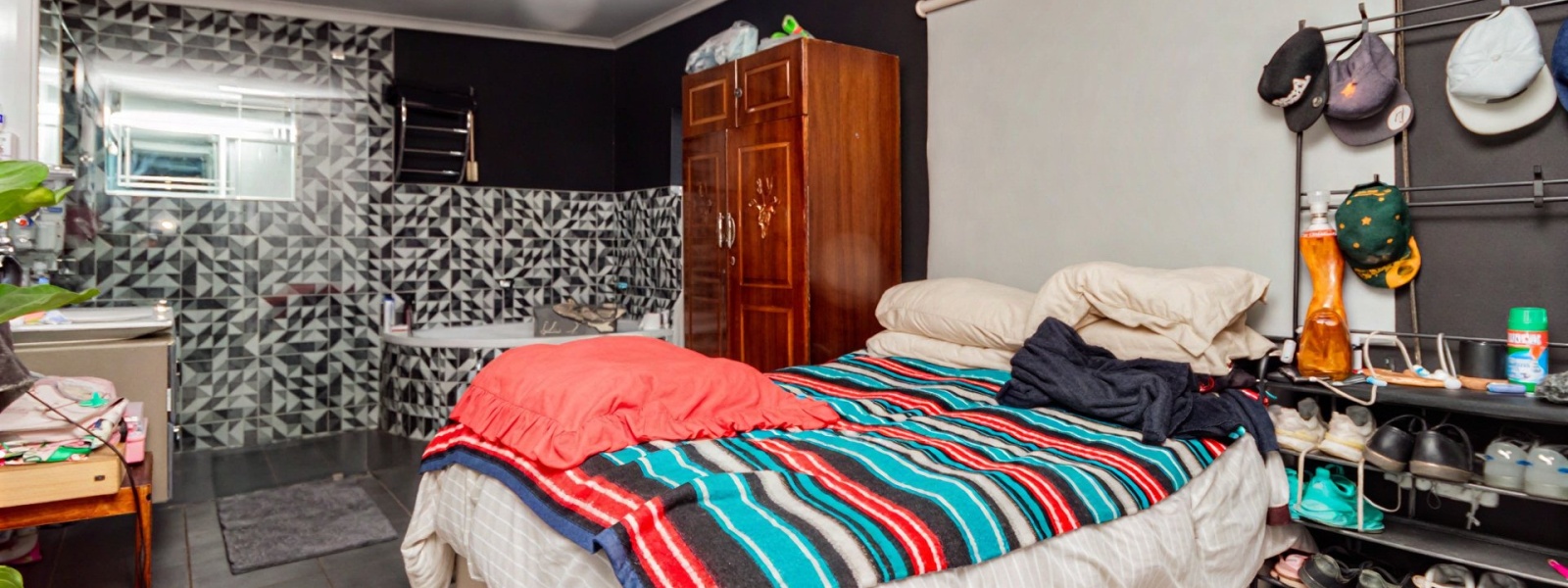 23 Goldwing Street, Raceview, Gauteng, 4 Bedrooms Bedrooms, 0 ,2 BathroomsBathrooms,House,For Sale,23 Goldwing Street ,0,1670