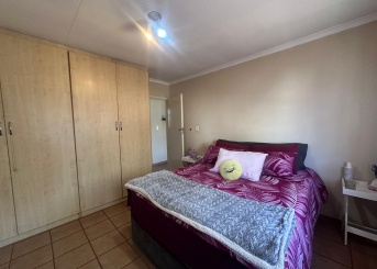 Village Green Denton Street, Ridgeway, Gauteng, 2 Bedrooms Bedrooms, 0 ,1 BathroomBathrooms,Apartment,For Sale,Village Green Denton Street,0,1671