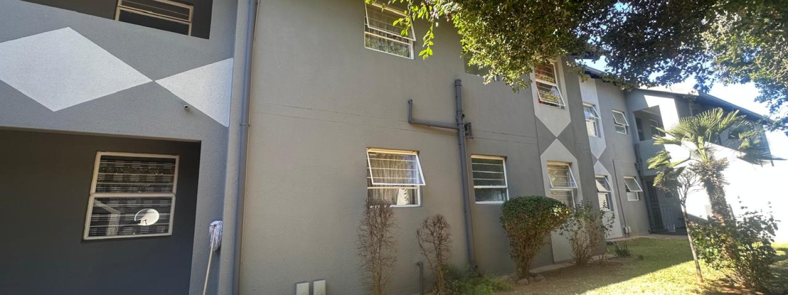 Village Green Denton Street, Ridgeway, Gauteng, 2 Bedrooms Bedrooms, 0 ,1 BathroomBathrooms,Apartment,For Sale,Village Green Denton Street,0,1671