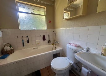 Village Green Denton Street, Ridgeway, Gauteng, 2 Bedrooms Bedrooms, 0 ,1 BathroomBathrooms,Apartment,For Sale,Village Green Denton Street,0,1671