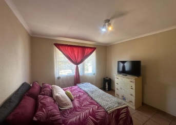 Village Green Denton Street, Ridgeway, Gauteng, 2 Bedrooms Bedrooms, 0 ,1 BathroomBathrooms,Apartment,For Sale,Village Green Denton Street,0,1671