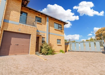 Kosmos Bonza Bay Street, Elandshaven, Gauteng, 3 Bedrooms Bedrooms, 0 ,2.5 BathroomsBathrooms,Apartment,For Sale,Kosmos Bonza Bay Street ,0,1673