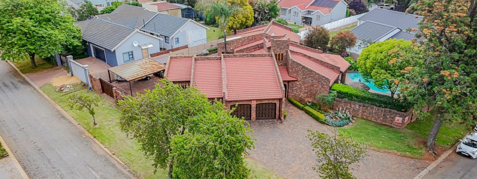 Kristal Crescent, Randhart, Gauteng, 4 Bedrooms Bedrooms, 0 ,2 BathroomsBathrooms,House,For Sale,Kristal Crescent ,0,1676