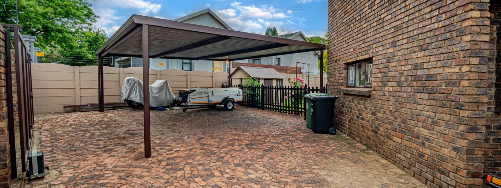 Kristal Crescent, Randhart, Gauteng, 4 Bedrooms Bedrooms, 0 ,2 BathroomsBathrooms,House,For Sale,Kristal Crescent ,0,1676