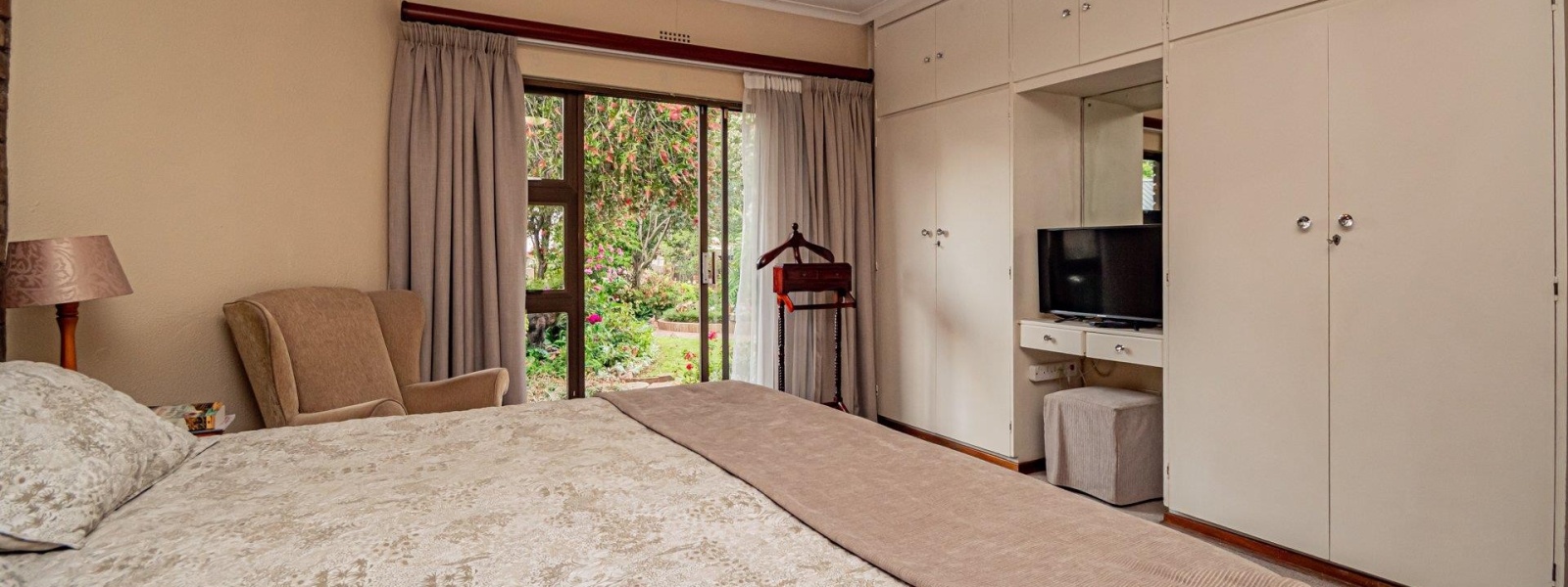 Kristal Crescent, Randhart, Gauteng, 4 Bedrooms Bedrooms, 0 ,2 BathroomsBathrooms,House,For Sale,Kristal Crescent ,0,1676