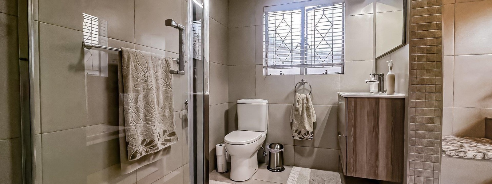 Kristal Crescent, Randhart, Gauteng, 4 Bedrooms Bedrooms, 0 ,2 BathroomsBathrooms,House,For Sale,Kristal Crescent ,0,1676