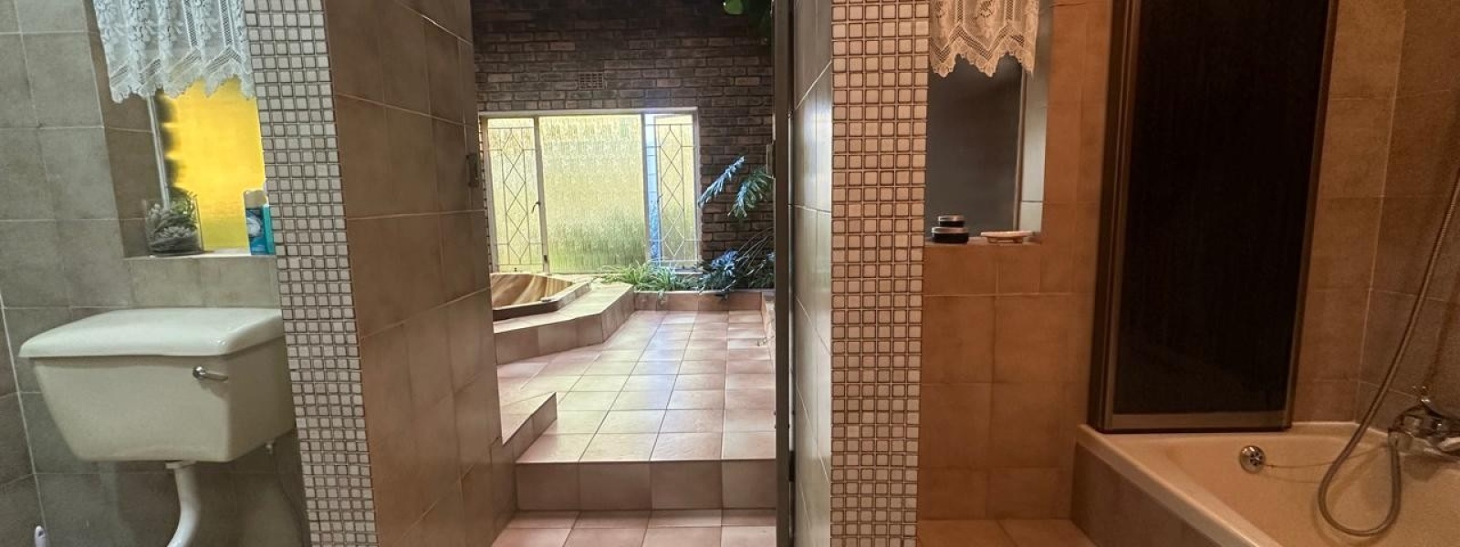 Kristal Crescent, Randhart, Gauteng, 4 Bedrooms Bedrooms, 0 ,2 BathroomsBathrooms,House,For Sale,Kristal Crescent ,0,1676