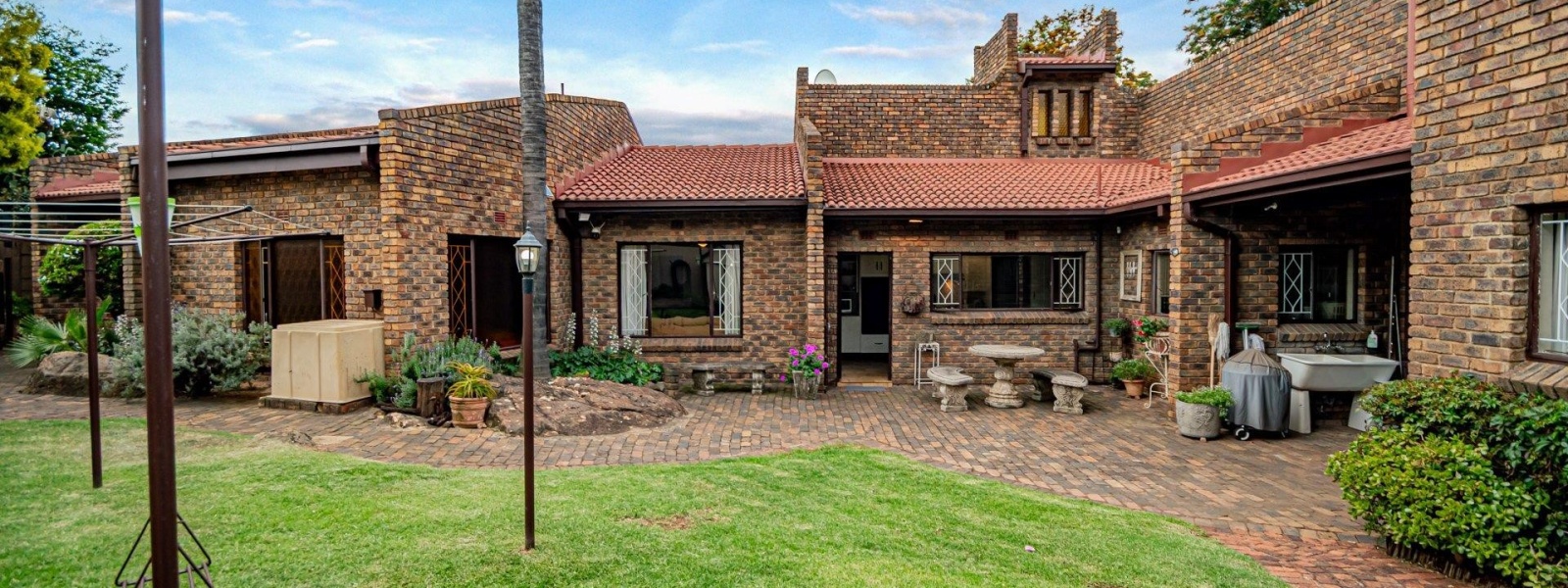 Kristal Crescent, Randhart, Gauteng, 4 Bedrooms Bedrooms, 0 ,2 BathroomsBathrooms,House,For Sale,Kristal Crescent ,0,1676