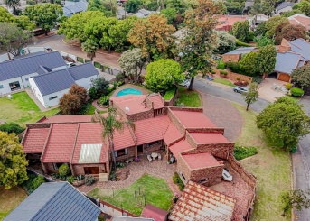 Kristal Crescent, Randhart, Gauteng, 4 Bedrooms Bedrooms, 0 ,2 BathroomsBathrooms,House,For Sale,Kristal Crescent ,0,1676 Kristal Crescent, Randhart, Gauteng, 4 Bedrooms Bedrooms, 0 ,2 BathroomsBathrooms,House,For Sale,Kristal Crescent ,0,1676