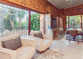 Rodene Avenue, Glenvista, Gauteng, 4 Bedrooms Bedrooms, 0 ,2.5 BathroomsBathrooms,House,For Sale,Rodene Avenue ,0,1677