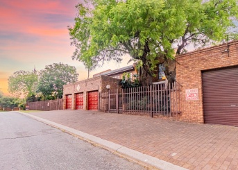Rodene Avenue, Glenvista, Gauteng, 4 Bedrooms Bedrooms, 0 ,2.5 BathroomsBathrooms,House,For Sale,Rodene Avenue ,0,1677