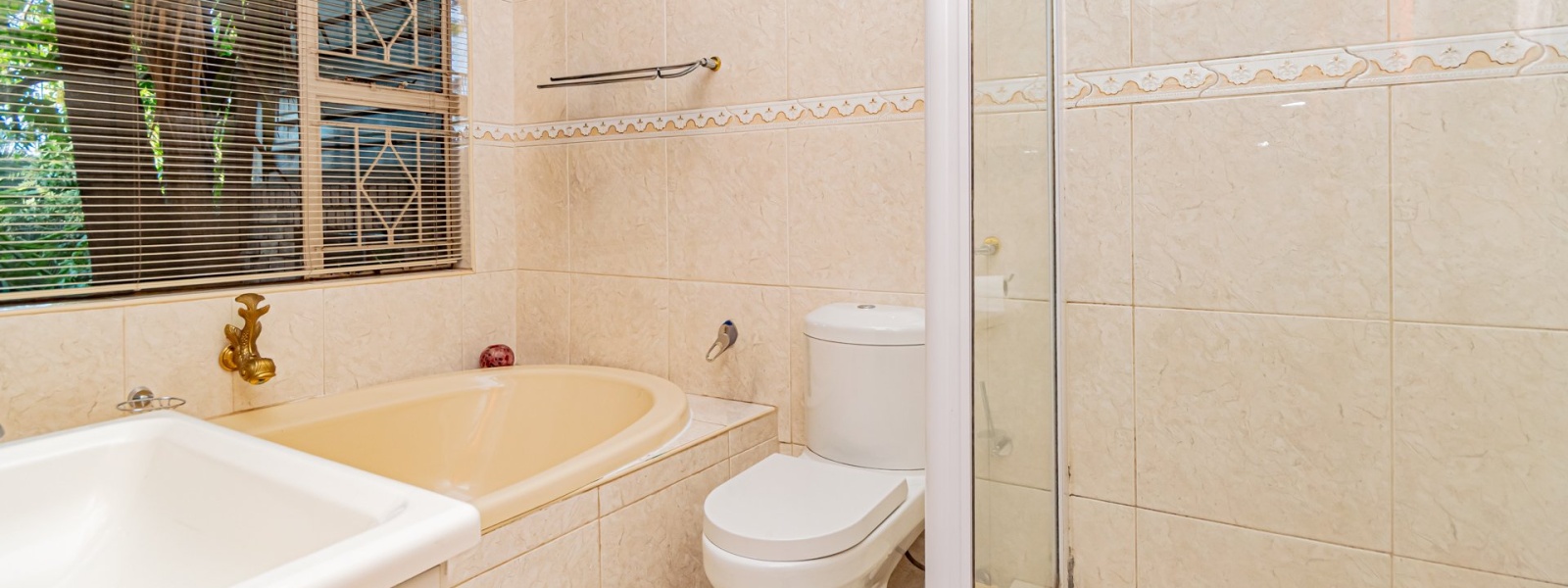 Rodene Avenue, Glenvista, Gauteng, 4 Bedrooms Bedrooms, 0 ,2.5 BathroomsBathrooms,House,For Sale,Rodene Avenue ,0,1677