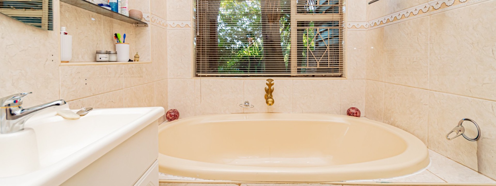 Rodene Avenue, Glenvista, Gauteng, 4 Bedrooms Bedrooms, 0 ,2.5 BathroomsBathrooms,House,For Sale,Rodene Avenue ,0,1677