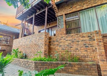 Rodene Avenue, Glenvista, Gauteng, 4 Bedrooms Bedrooms, 0 ,2.5 BathroomsBathrooms,House,For Sale,Rodene Avenue ,0,1677