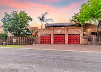 Rodene Avenue, Glenvista, Gauteng, 4 Bedrooms Bedrooms, 0 ,2.5 BathroomsBathrooms,House,For Sale,Rodene Avenue ,0,1677