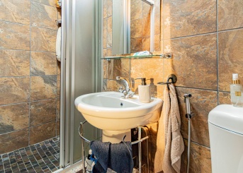 Rodene Avenue, Glenvista, Gauteng, 4 Bedrooms Bedrooms, 0 ,2.5 BathroomsBathrooms,House,For Sale,Rodene Avenue ,0,1677