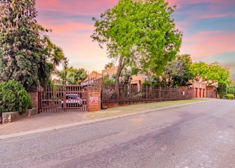 Rodene Avenue, Glenvista, Gauteng, 4 Bedrooms Bedrooms, 0 ,2.5 BathroomsBathrooms,House,For Sale,Rodene Avenue ,0,1677