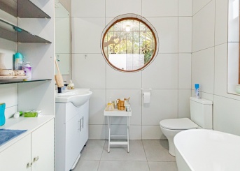 Rodene Avenue, Glenvista, Gauteng, 4 Bedrooms Bedrooms, 0 ,2.5 BathroomsBathrooms,House,For Sale,Rodene Avenue ,0,1677