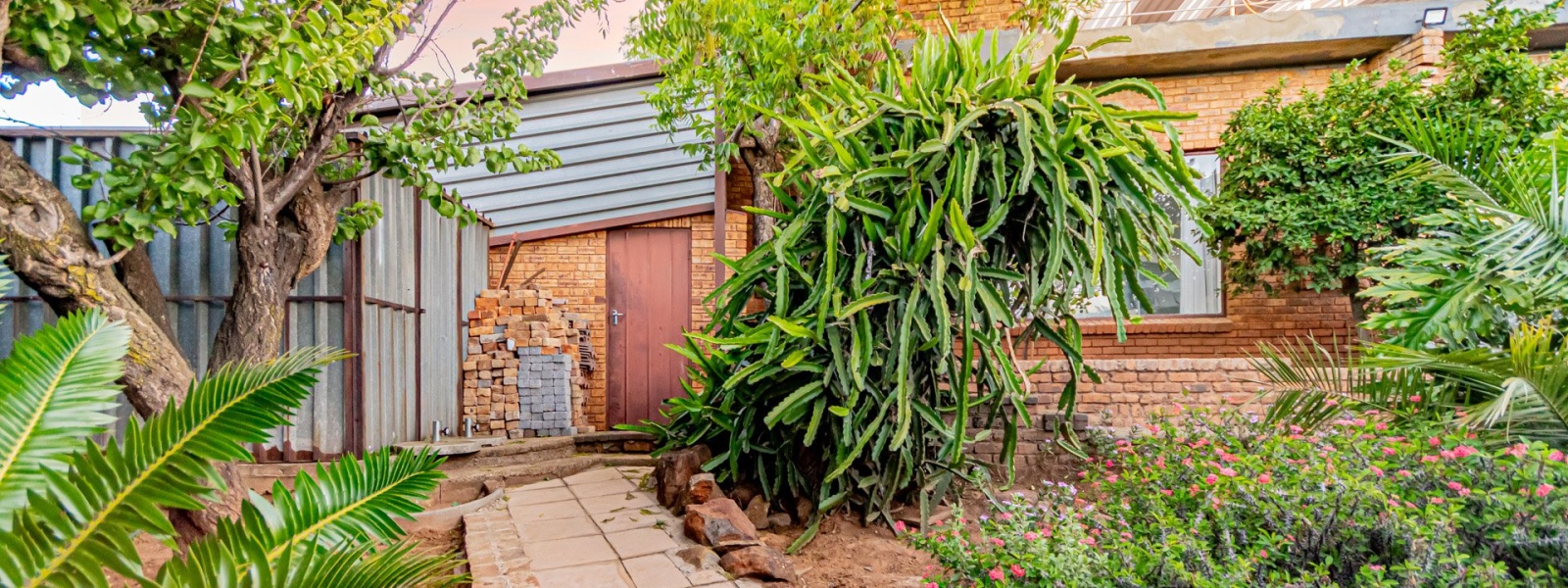 Rodene Avenue, Glenvista, Gauteng, 4 Bedrooms Bedrooms, 0 ,2.5 BathroomsBathrooms,House,For Sale,Rodene Avenue ,0,1677