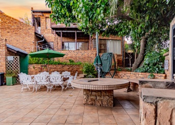 Rodene Avenue, Glenvista, Gauteng, 4 Bedrooms Bedrooms, 0 ,2.5 BathroomsBathrooms,House,For Sale,Rodene Avenue ,0,1677